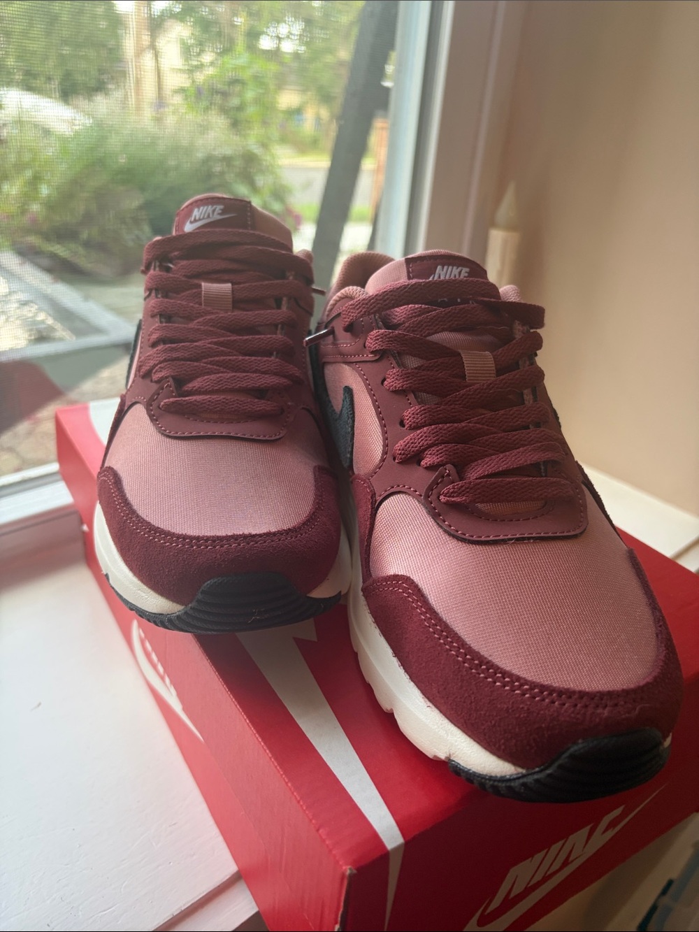 Nike Air Max Women’s Maroon Pink Athletic Sneakers with Black Swoosh - Picture 10 of 12